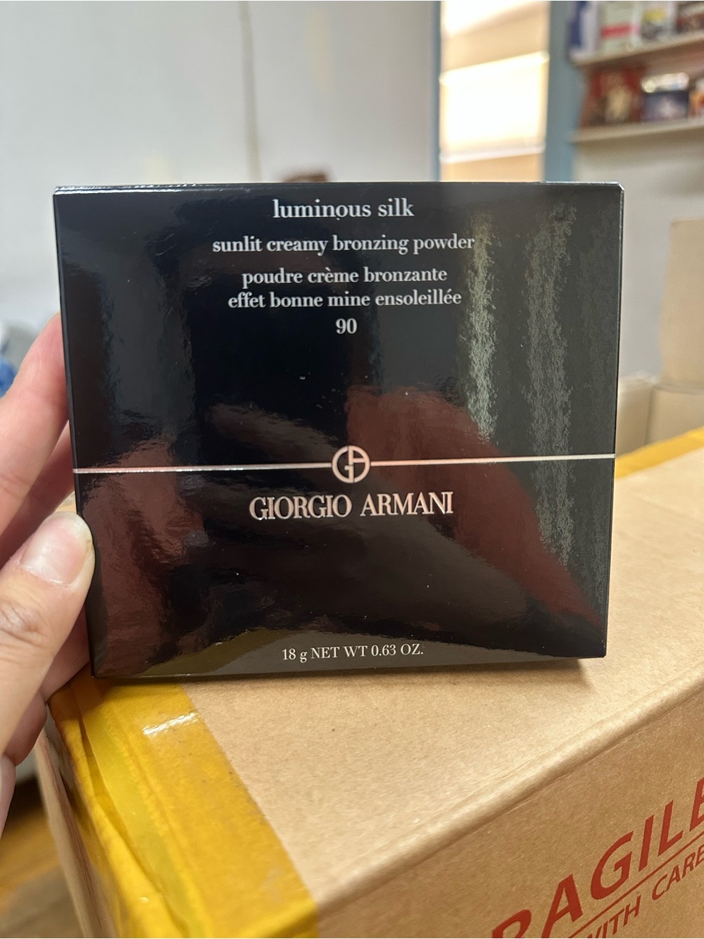 Giorgio Armani Black and Gold Luminous Silk Sunlit Creamy Bronzing Powder - 90
